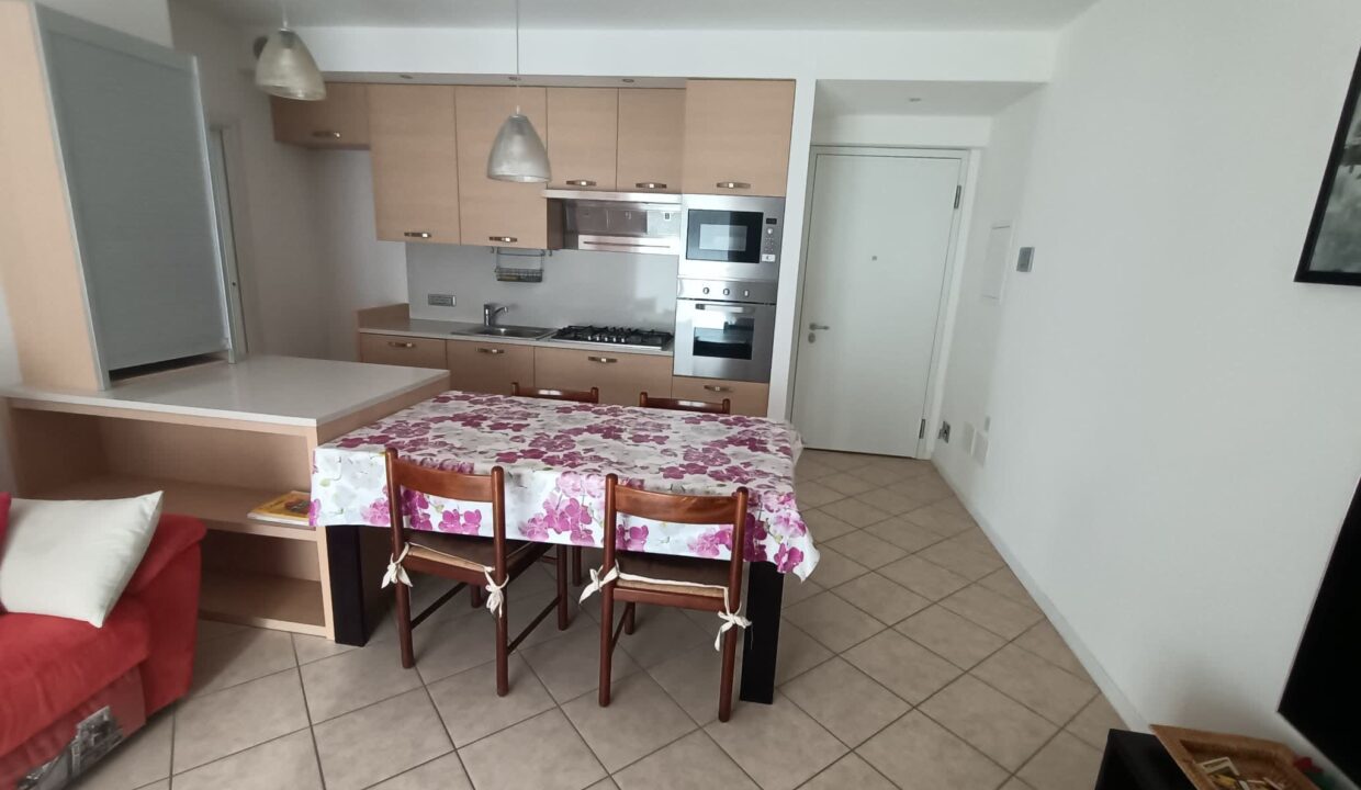 Open-house-V451-25
