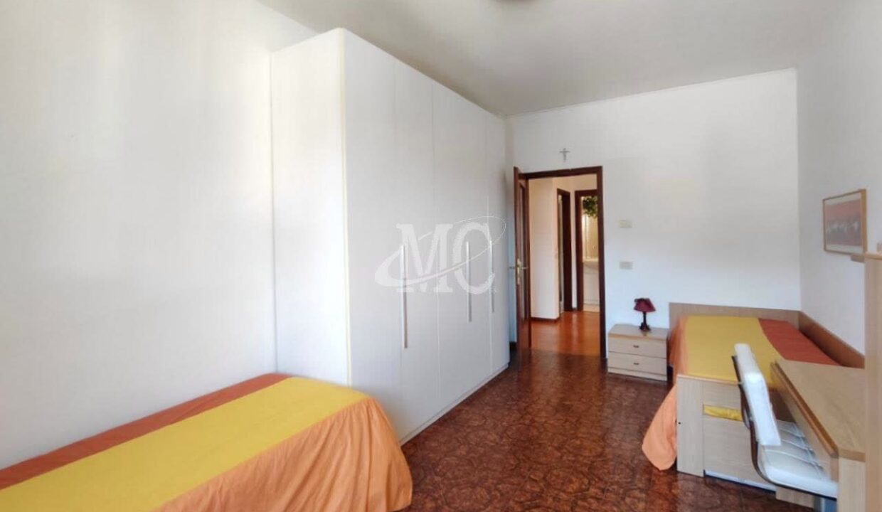 Open-house-V532-17