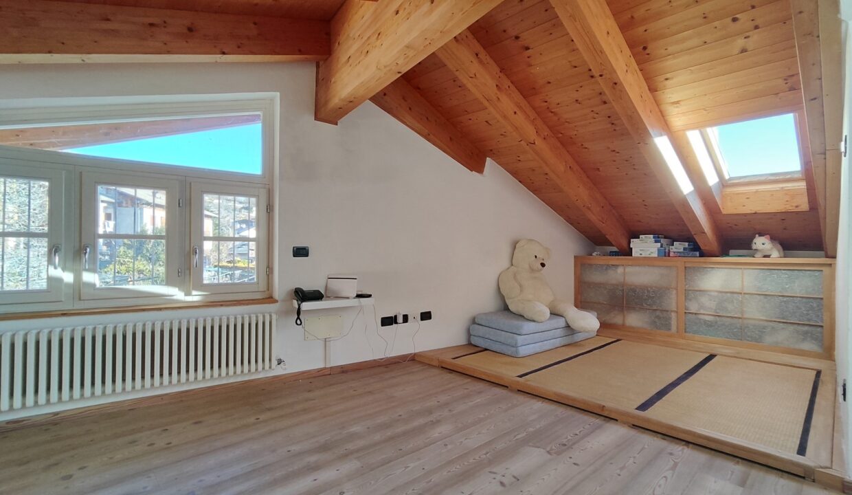 V703 Sottotetto 4