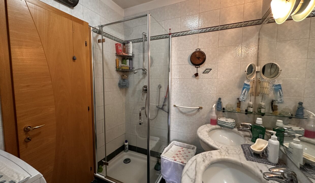 V734 Bagno