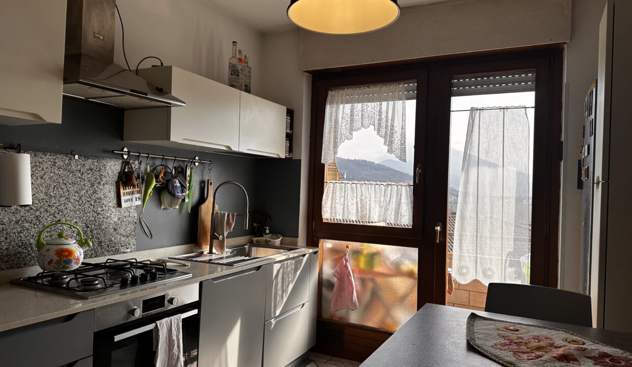 V734 cucina