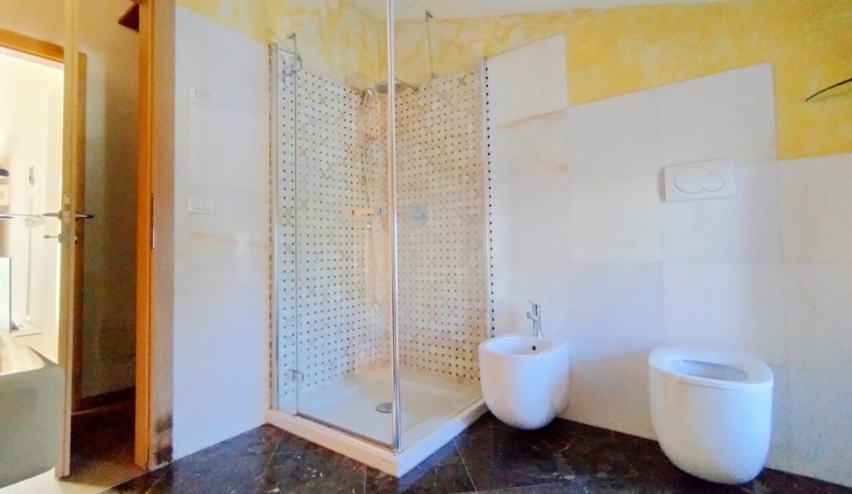 V748 bagno 2