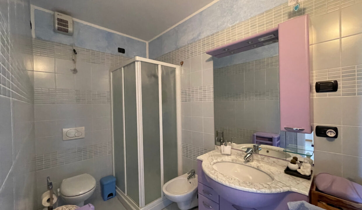V738 bagno 1