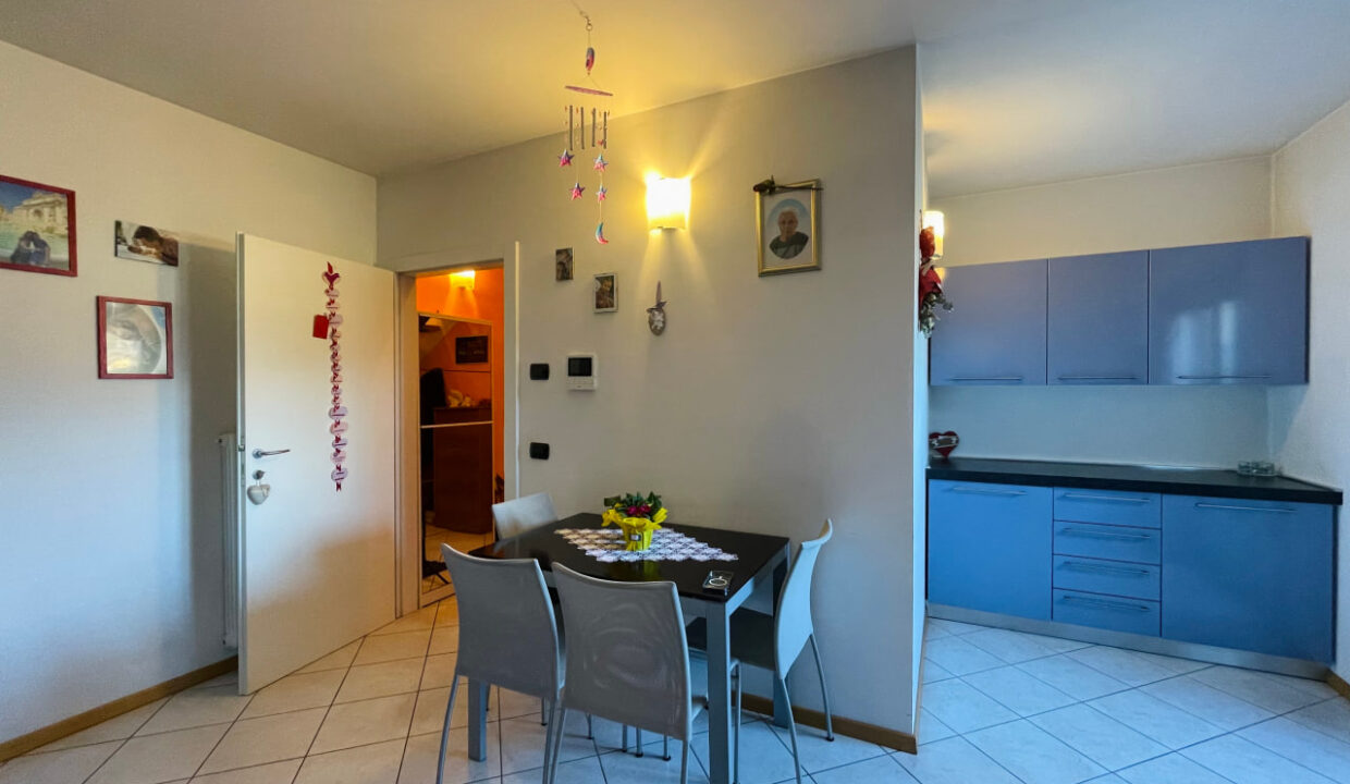 V738 cucina