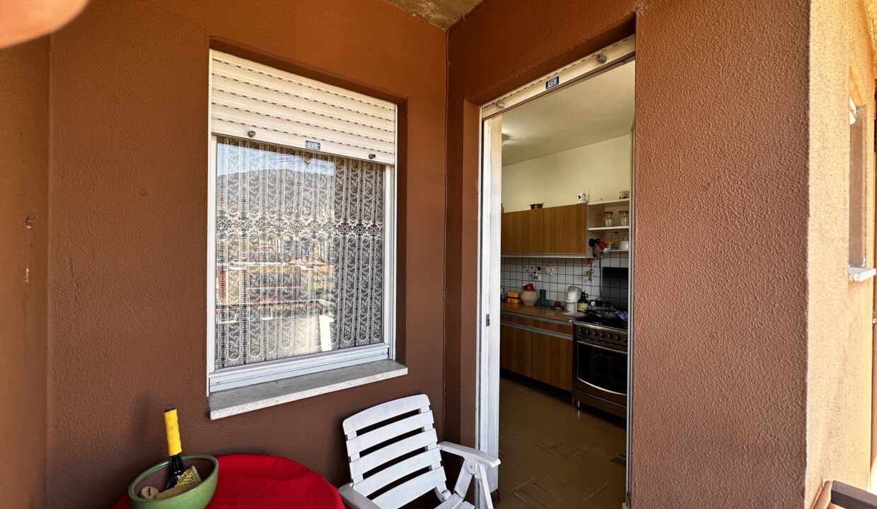 V754 balcone