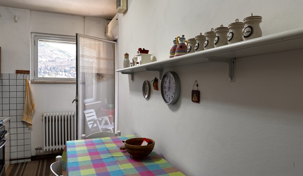 V754 cucina 2