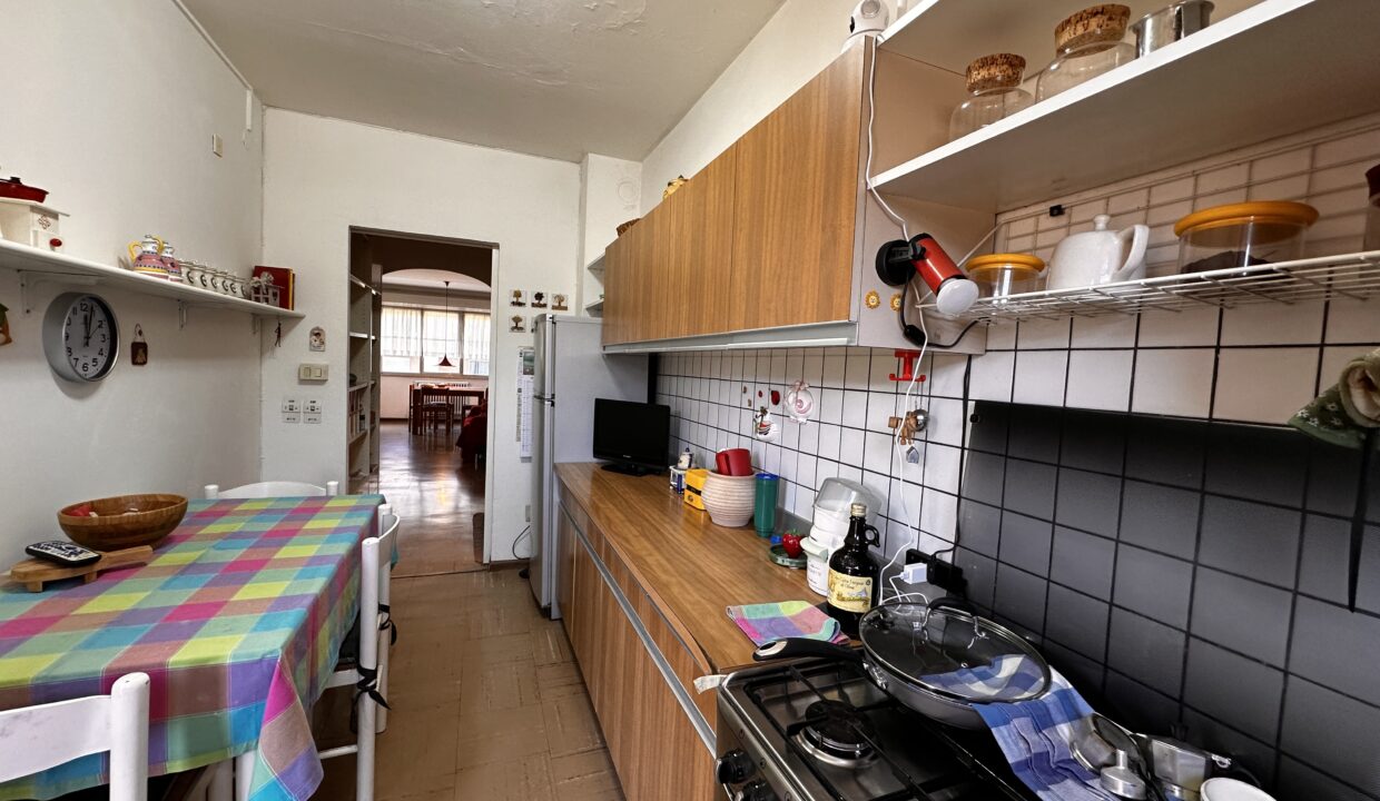 V754 cucina 3