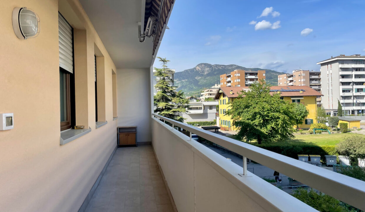 v766 balcone