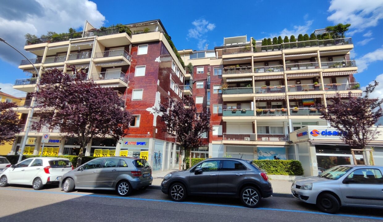 V785 esterno